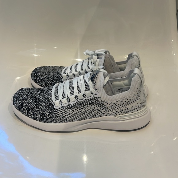 NIB APL ATHLETIC PROPULSION LABS TECHLOOM BREEZE SNEAKERS IN WHITE/BLACK . 6 - Picture 2 of 9